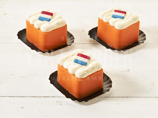 Petit fours cake oranje p.st.